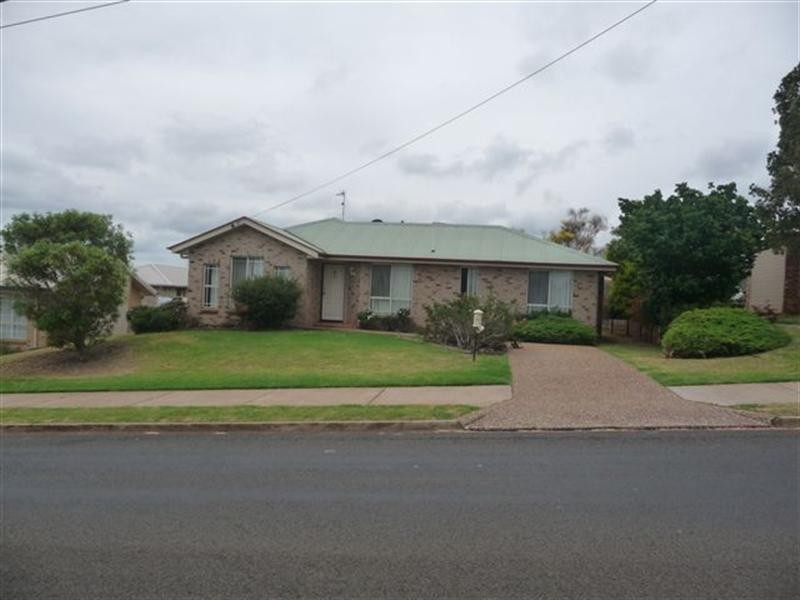 153 Baker Street, Darling Heights QLD 4350