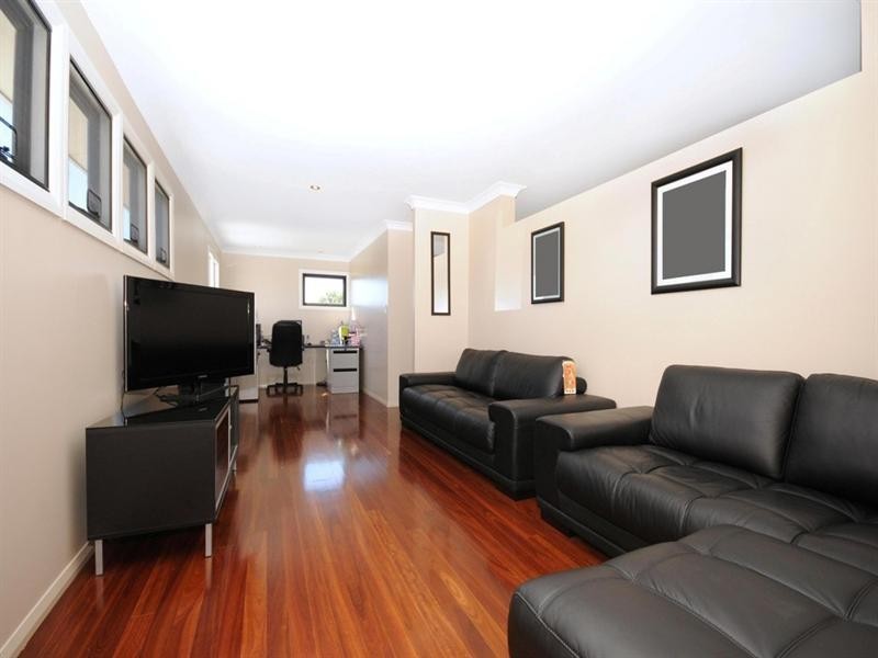 7 Pillar Street, Middle Ridge QLD 4350