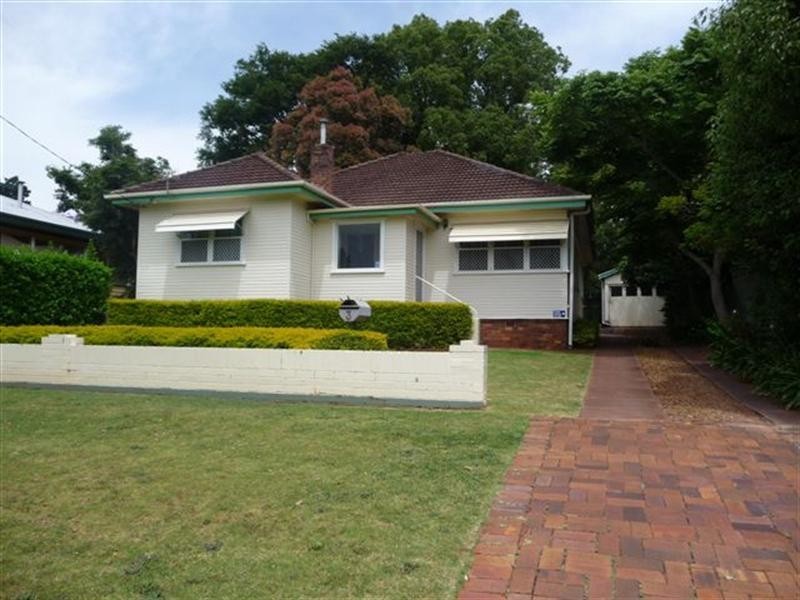 3 Beelbee Street, Harristown QLD 4350