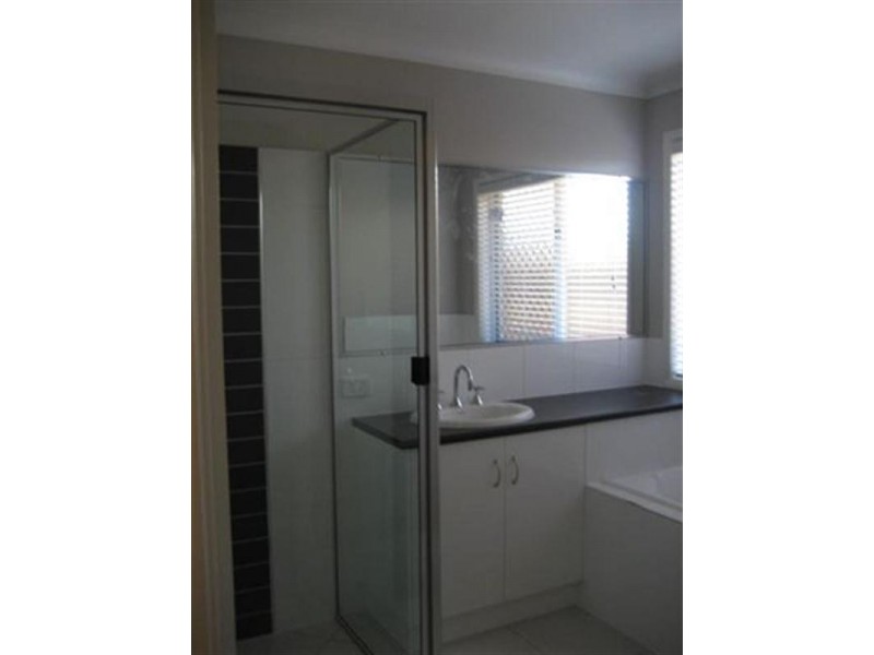 13 Kurrawa Cresent, Glenvale QLD 4350