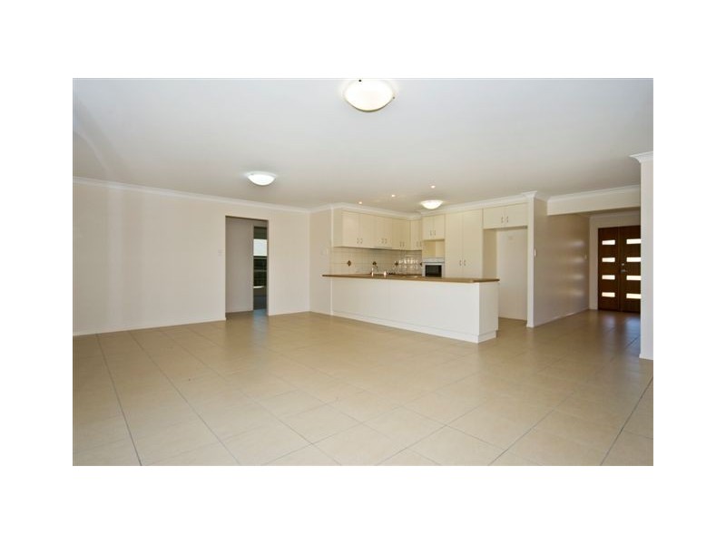 22 Manooka Crescent, Highfields QLD 4352