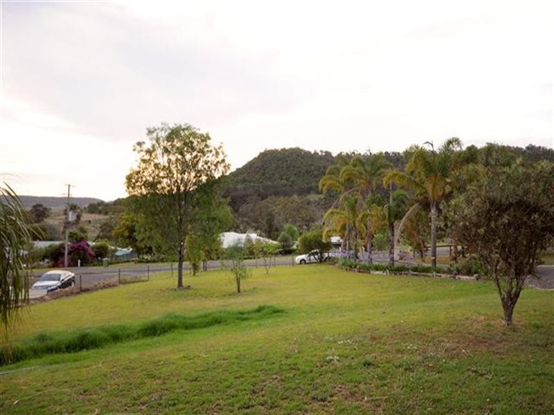 40 Valley View Drive, Meringandan West QLD 4352