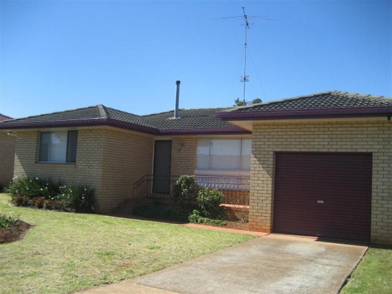 24 Beryl Street, Wilsonton QLD 4350