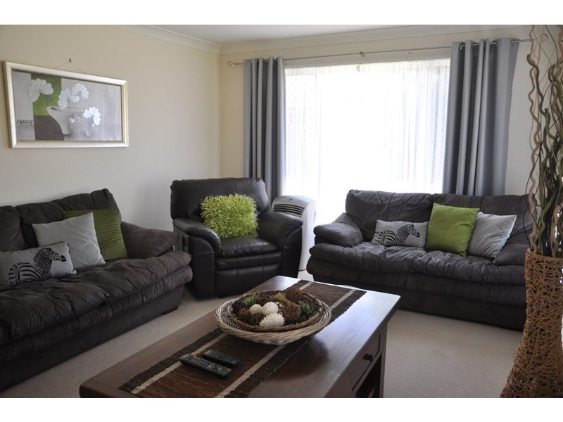 9 Chelwyn Street, Middle Ridge QLD 4350