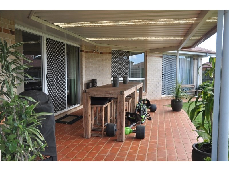 9 Chelwyn Street, Middle Ridge QLD 4350