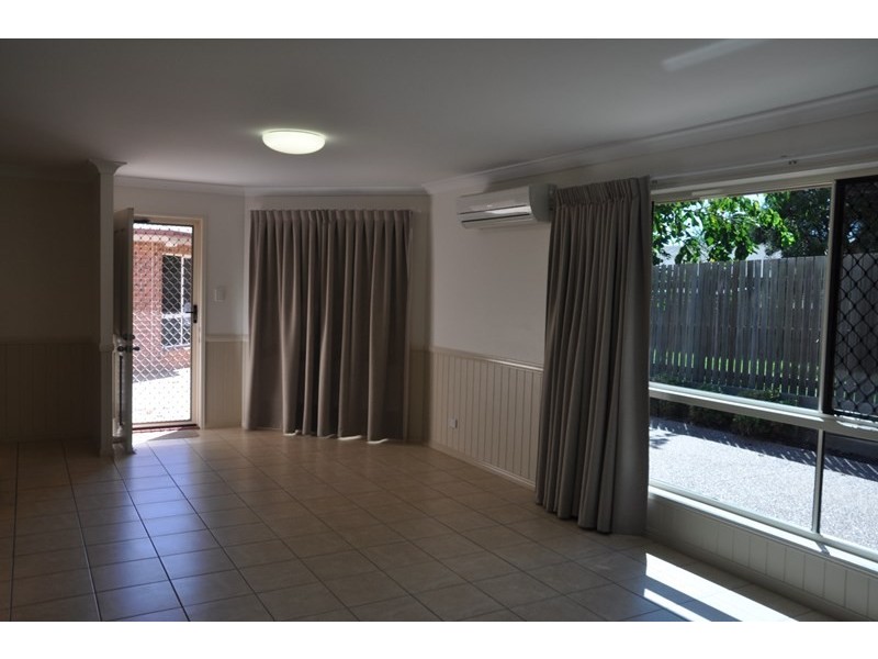 4/6 Victory Street, Newtown QLD 4350