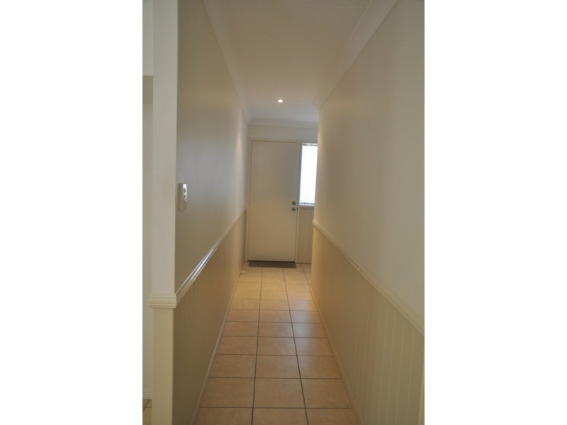 4/6 Victory Street, Newtown QLD 4350