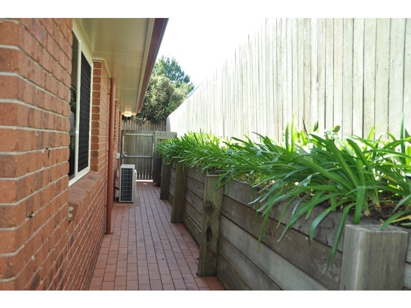 4/6 Victory Street, Newtown QLD 4350