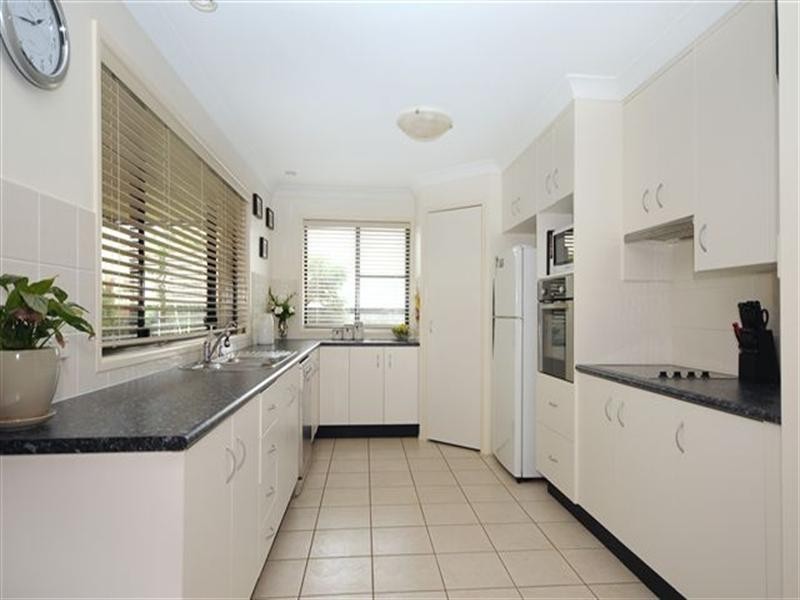 19 Holt Street, Middle Ridge QLD 4350