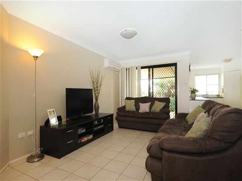 19 Holt Street, Middle Ridge QLD 4350