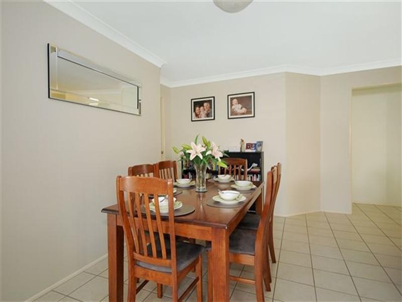 19 Holt Street, Middle Ridge QLD 4350