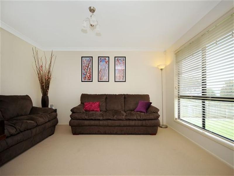 19 Holt Street, Middle Ridge QLD 4350