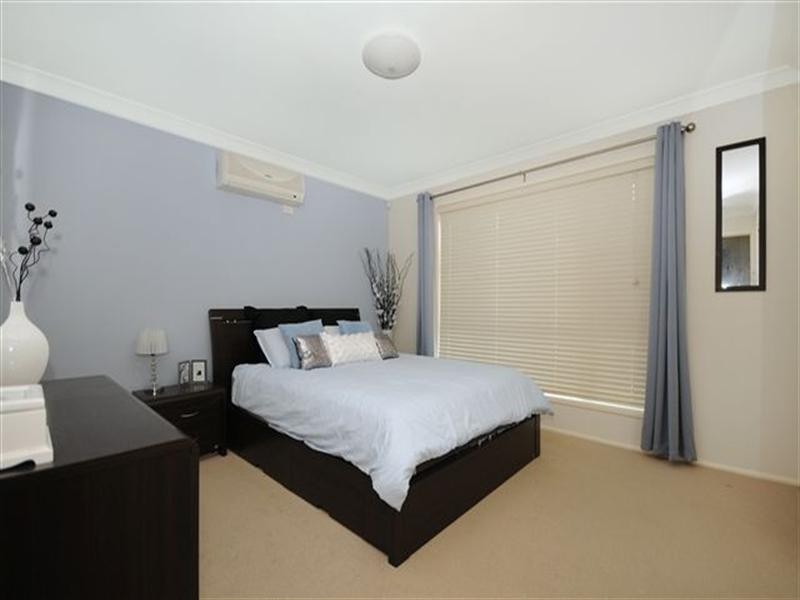 19 Holt Street, Middle Ridge QLD 4350