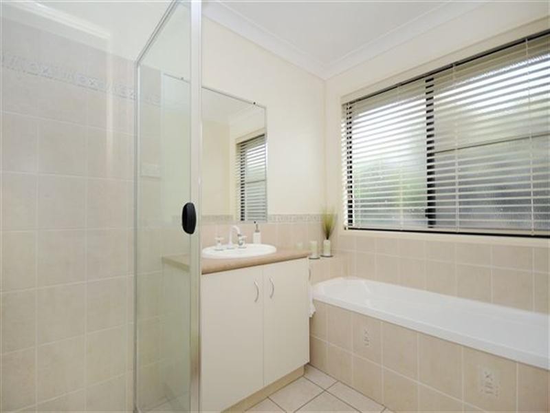 19 Holt Street, Middle Ridge QLD 4350