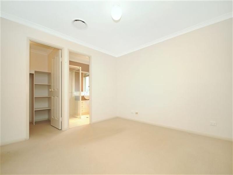 8 Goodman Court, Middle Ridge QLD 4350