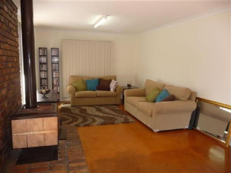 13 Talinga Street, Mount Lofty QLD 4350