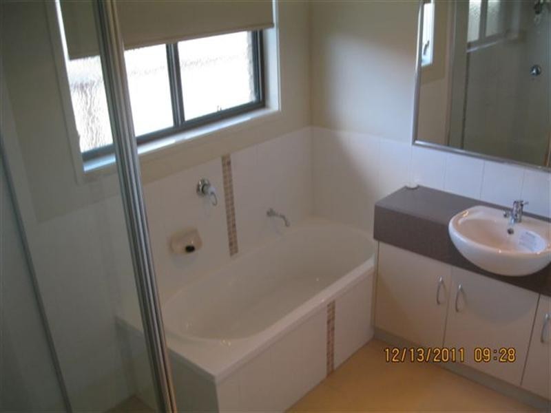 3 Bulloo Street, Glenvale QLD 4350