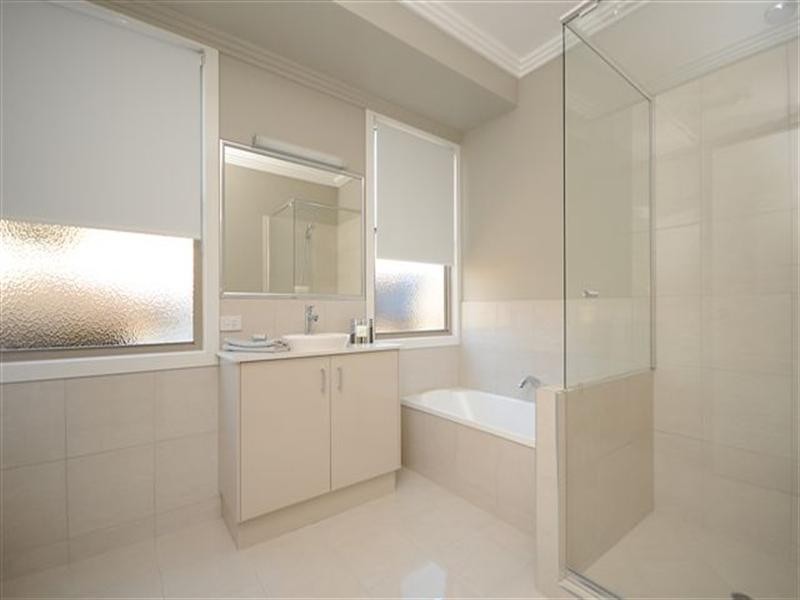 2 Bonville Court, Middle Ridge QLD 4350
