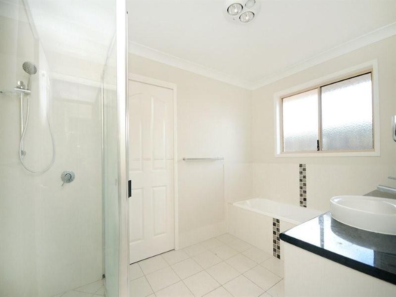 11 Tarlington Street, Middle Ridge QLD 4350