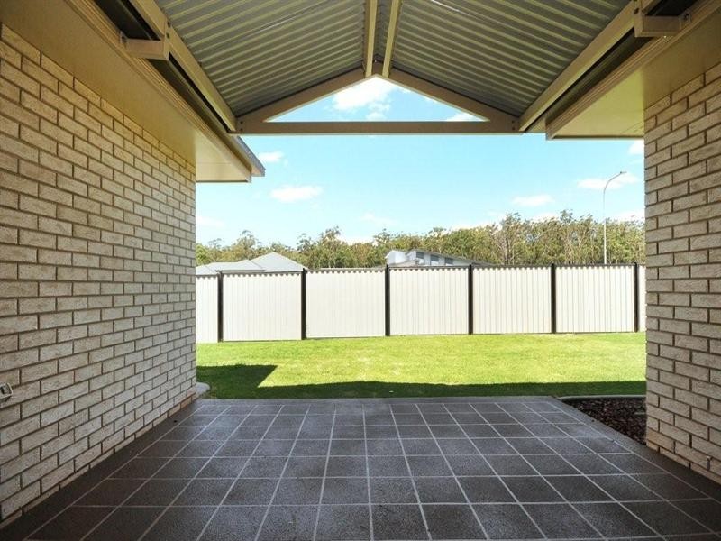 11 Tarlington Street, Middle Ridge QLD 4350