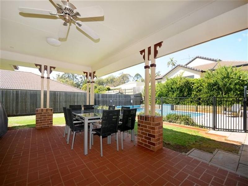 2 Howard Street, Middle Ridge QLD 4350