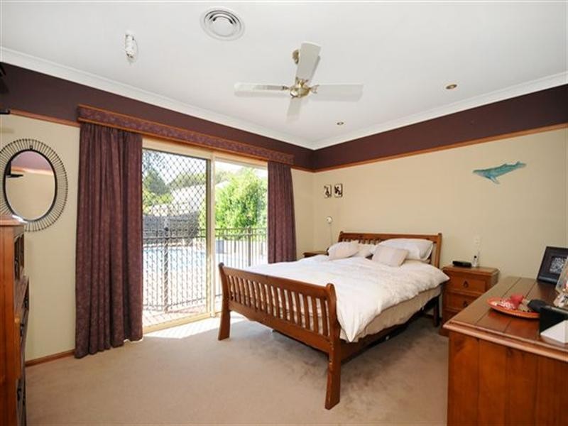 2 Howard Street, Middle Ridge QLD 4350