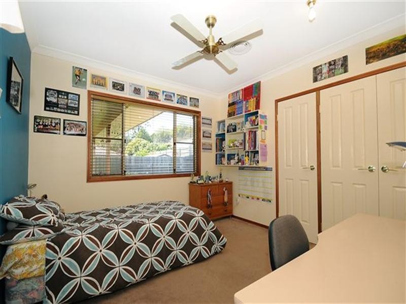 2 Howard Street, Middle Ridge QLD 4350