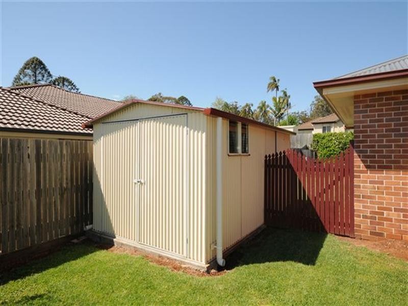 2 Howard Street, Middle Ridge QLD 4350
