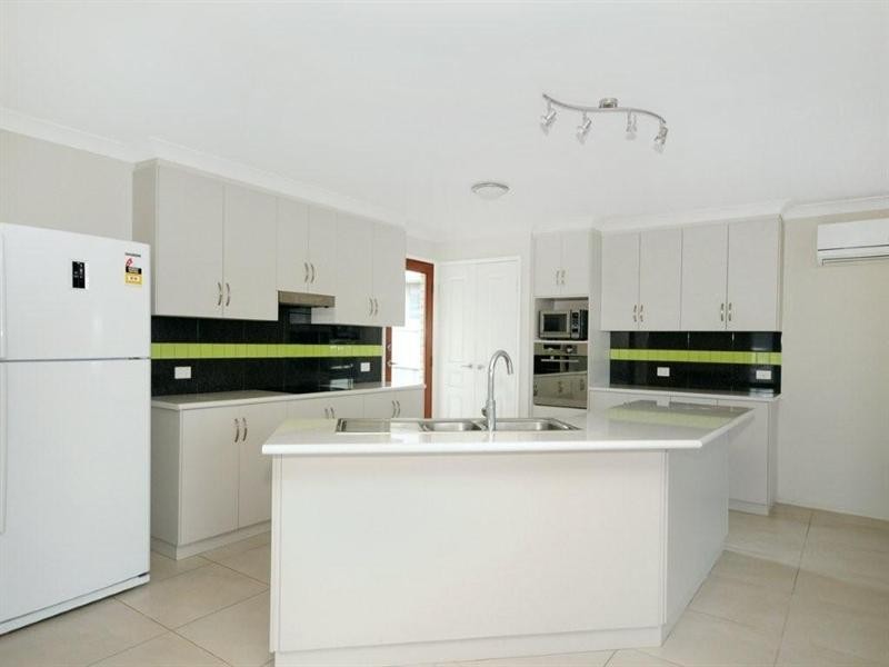 23 Pugh Street, Middle Ridge QLD 4350