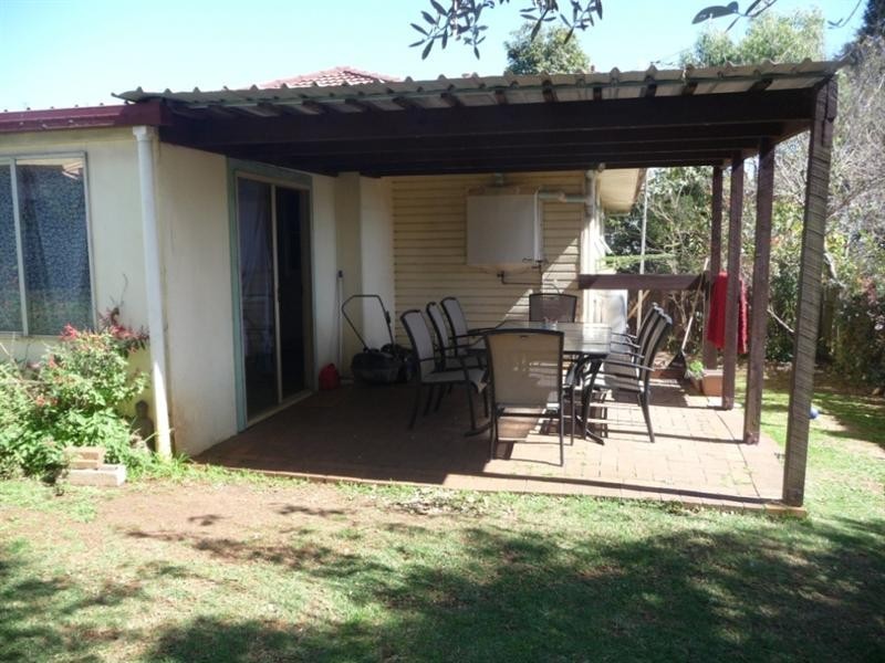 38 Ruthven Street, Harlaxton QLD 4350