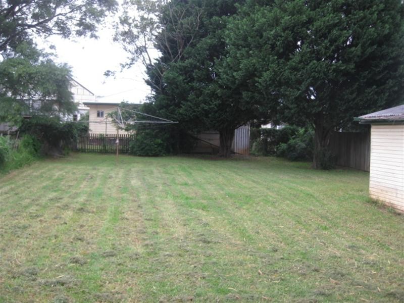 14 Albert Street, Newtown QLD 4350