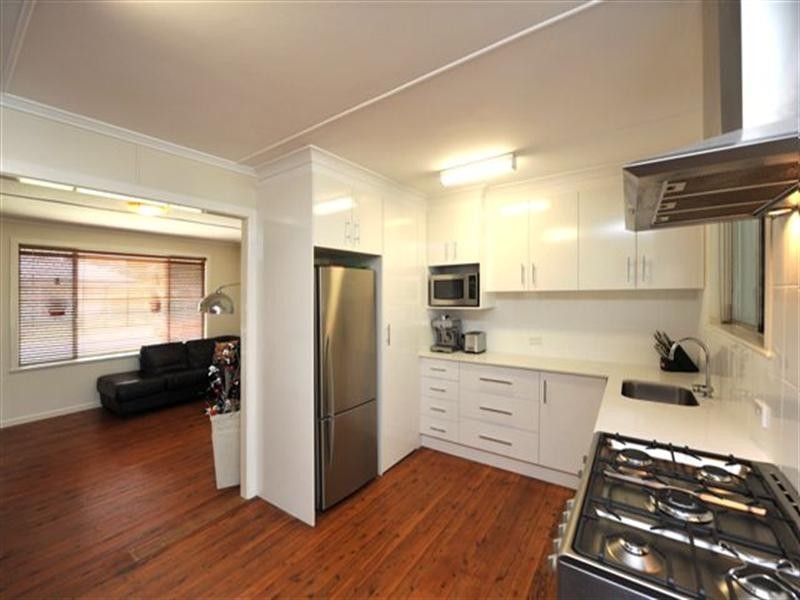 9 Wieck Street, Newtown QLD 4350