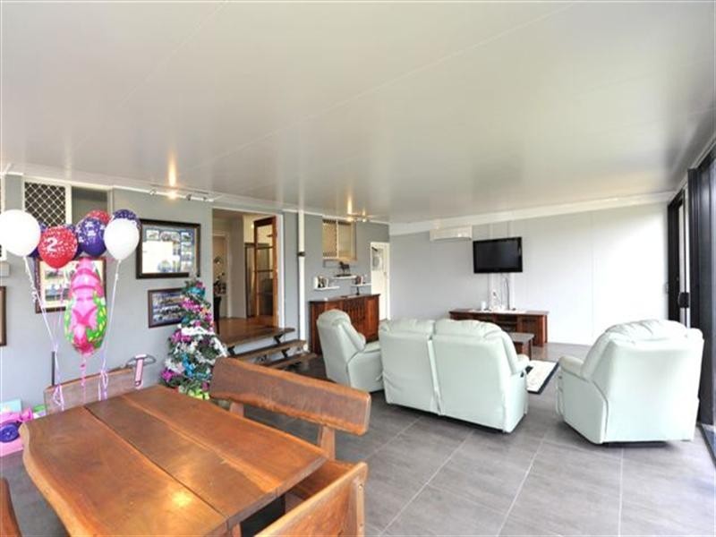 9 Wieck Street, Newtown QLD 4350