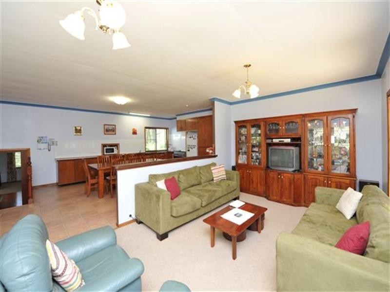 201 Postle Street, Mount Rascal QLD 4350