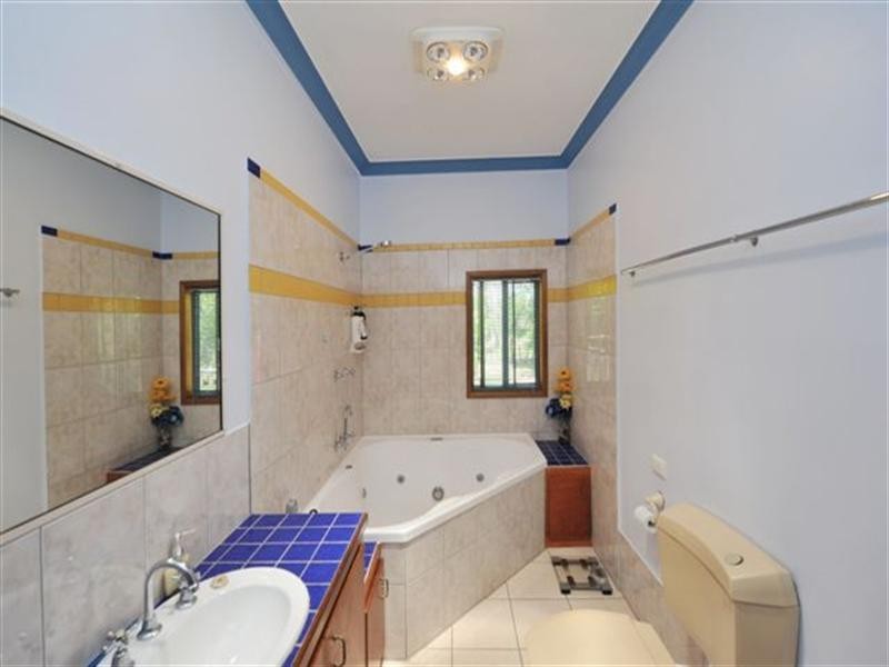 201 Postle Street, Mount Rascal QLD 4350