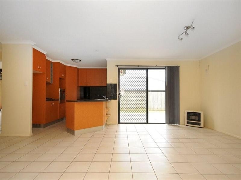 6 Scullin Street, Middle Ridge QLD 4350