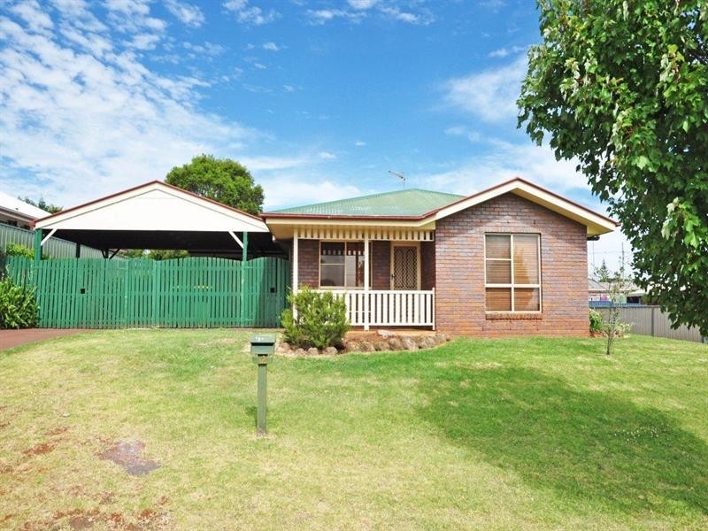 12 Evergreen Court, Glenvale QLD 4350