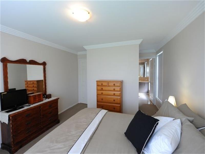 17 Banksdale Drive, Middle Ridge QLD 4350