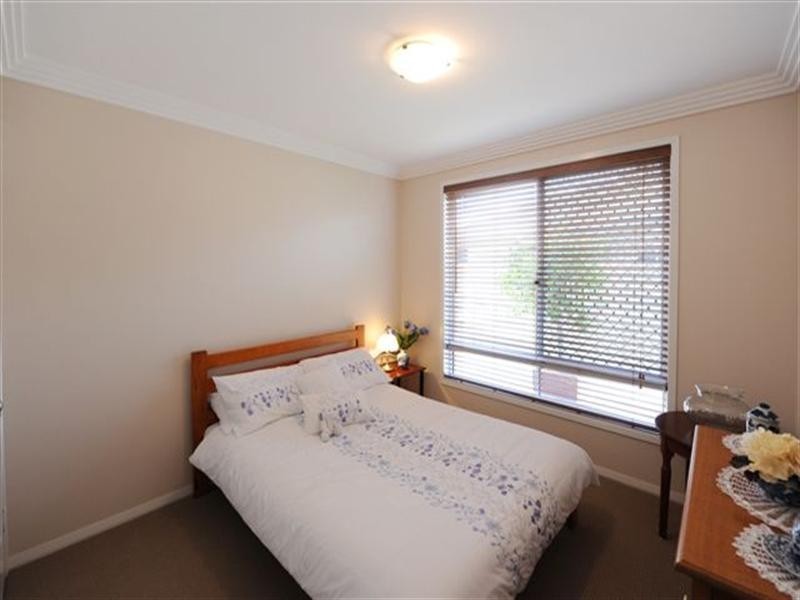 17 Banksdale Drive, Middle Ridge QLD 4350