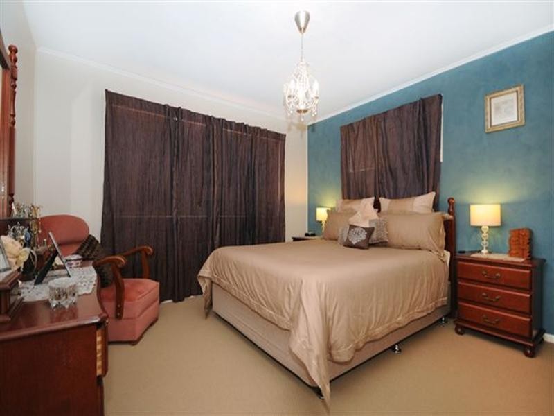 14 Knockator Crescent, Centenary Heights QLD 4350