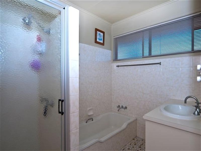 14 Knockator Crescent, Centenary Heights QLD 4350