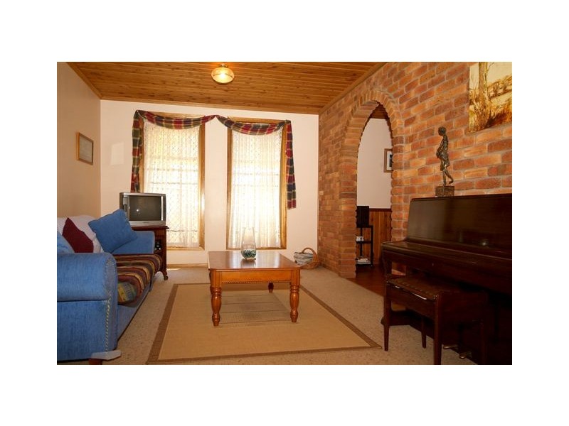 15 Beer Court, Kearneys Spring QLD 4350