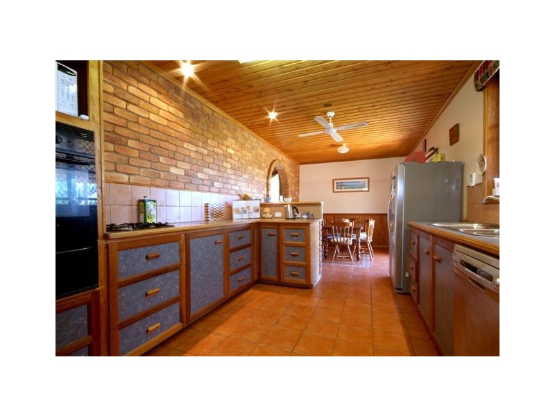 15 Beer Court, Kearneys Spring QLD 4350