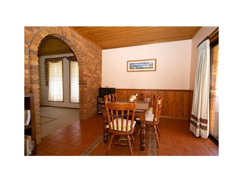 15 Beer Court, Kearneys Spring QLD 4350