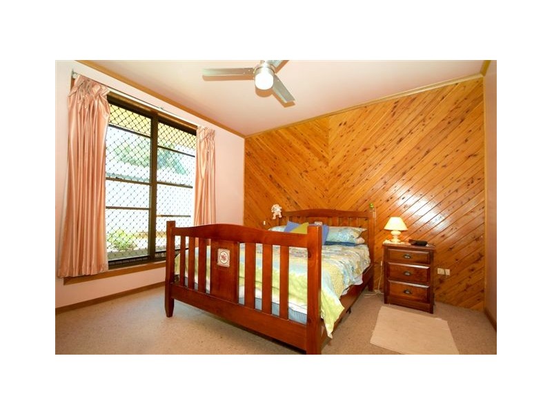 15 Beer Court, Kearneys Spring QLD 4350