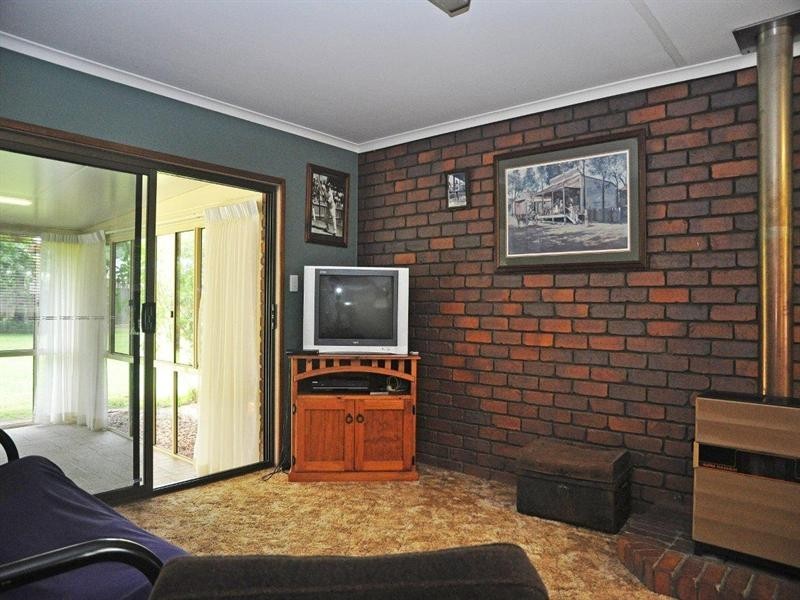 6 Highfields Road, Highfields QLD 4352