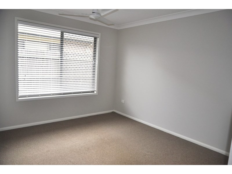 6 Kurrawa Cresent, Glenvale QLD 4350