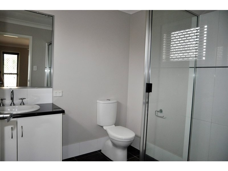 6 Kurrawa Cresent, Glenvale QLD 4350