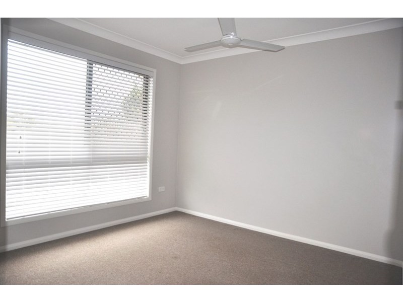 6 Kurrawa Cresent, Glenvale QLD 4350