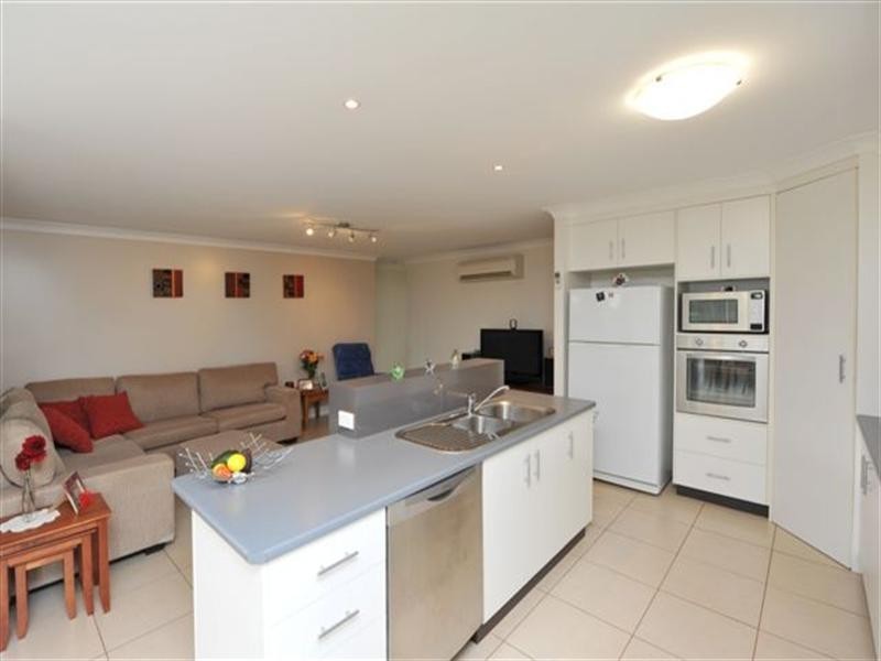 20 Shelton Crescent, Kearneys Spring QLD 4350